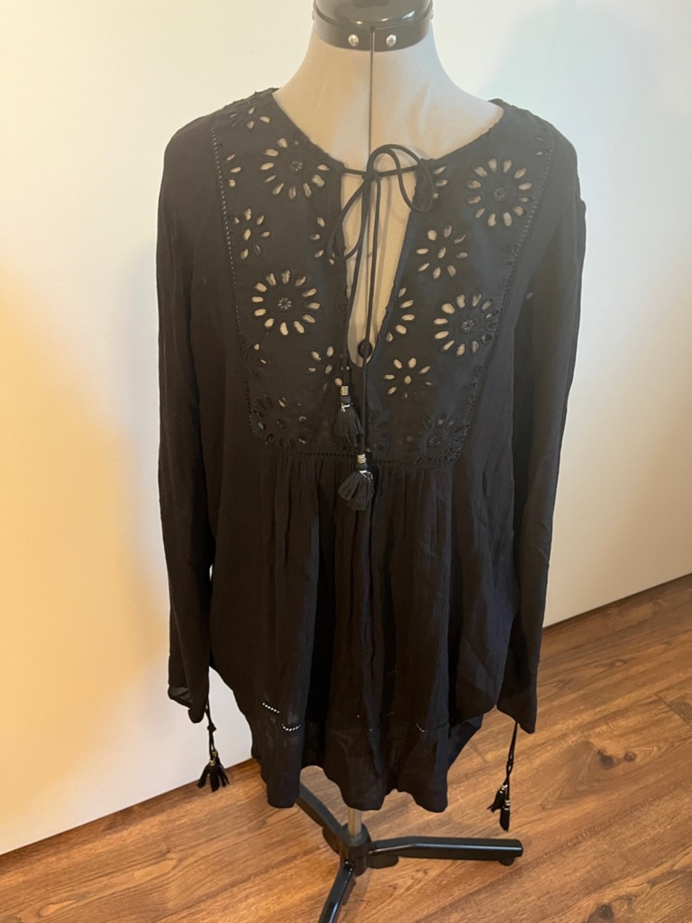 Black Eyelet Tie-Front Women's Swim Coverup
